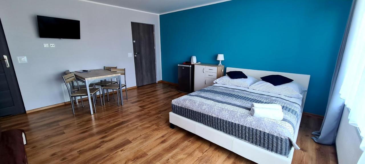 Moris Pokoje Goscinne Łeba Exterior foto