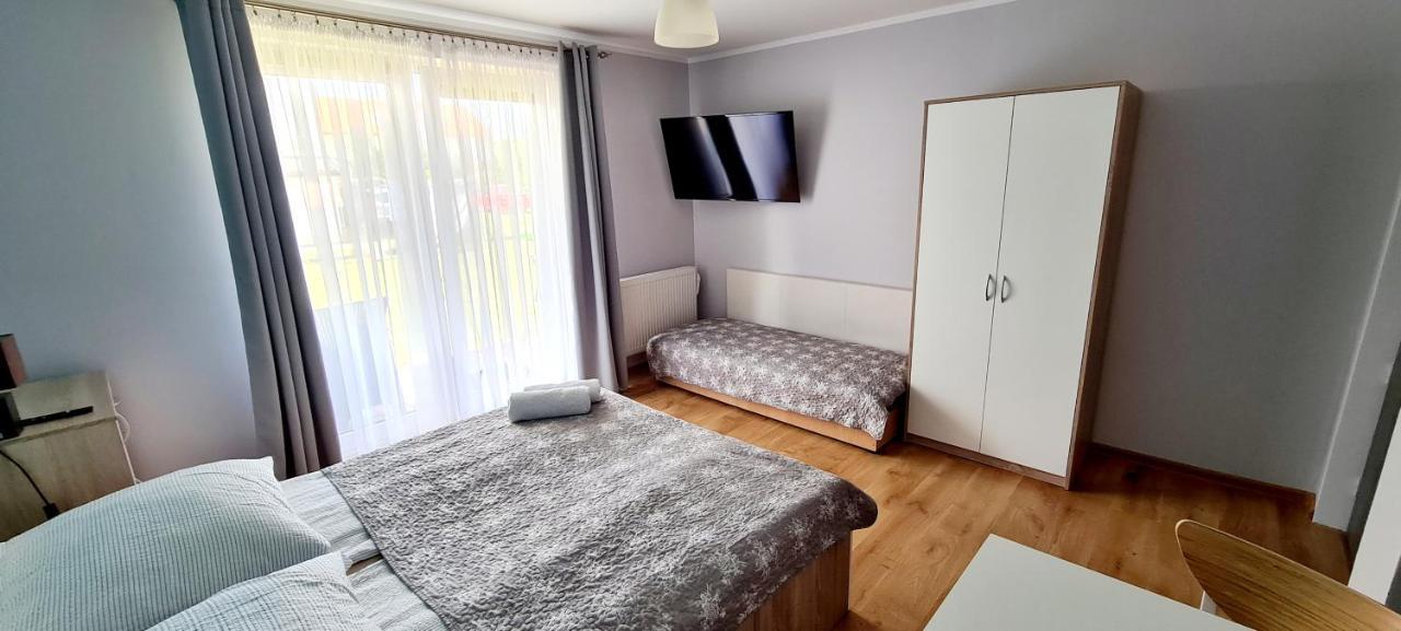 Moris Pokoje Goscinne Łeba Exterior foto